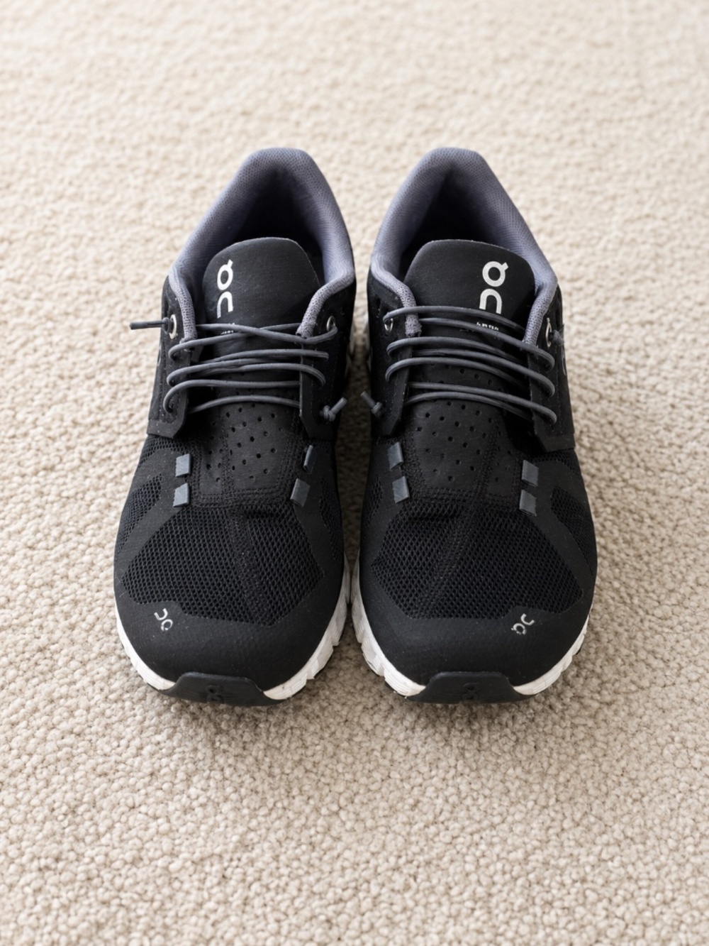 On Cloud Running Shoes Black White Women’s 7.5